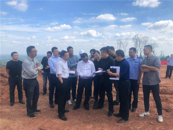 20180930 森投公司 市委常委左正赴森投公司丹景台片区综合提升项目现场调研_副本