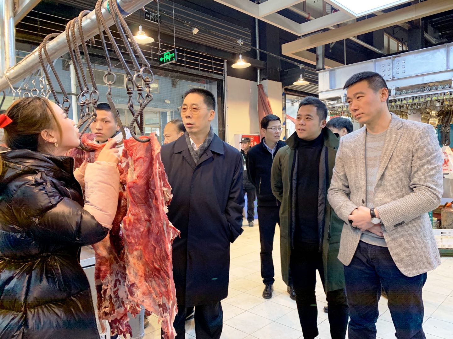 牛清报副市长调研成都农产品中心批发市场保供稳价及食品安全工作2