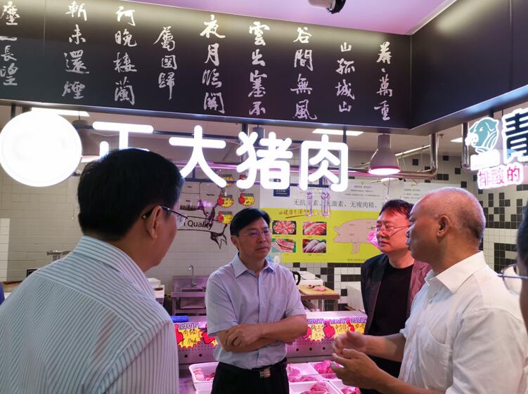 苟正礼到益民菜市浣花溪店调研 苟正礼到益民菜市浣花溪店调研
