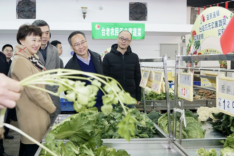 0119 李云泽到益民菜市旅游村店调研节前市场保供及食品安全工作