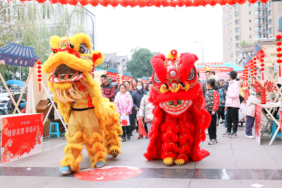 益民集团联合益民菜市及属地社区开展“寻年味话年俗”迎新活动